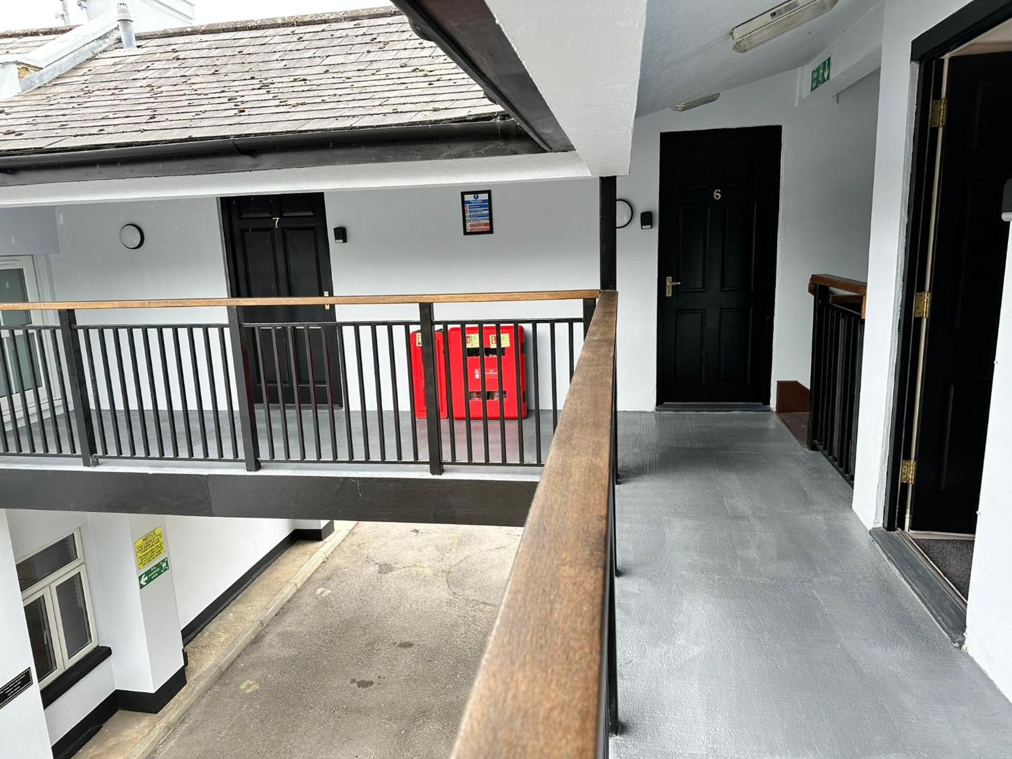 The Prince Albert Pub & Hotel Γουίνσδορ Εξωτερικό φωτογραφία