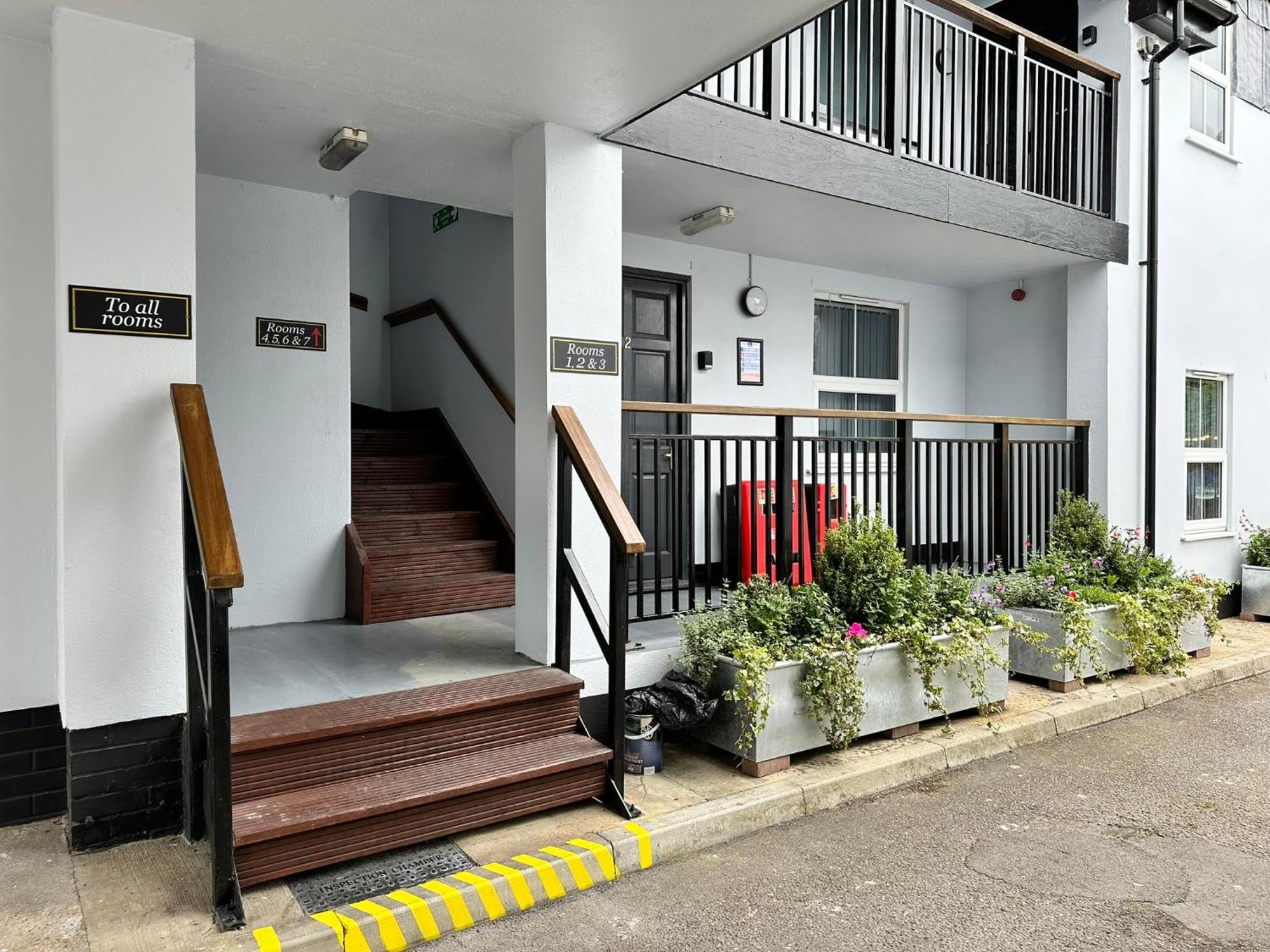 The Prince Albert Pub & Hotel Γουίνσδορ Εξωτερικό φωτογραφία